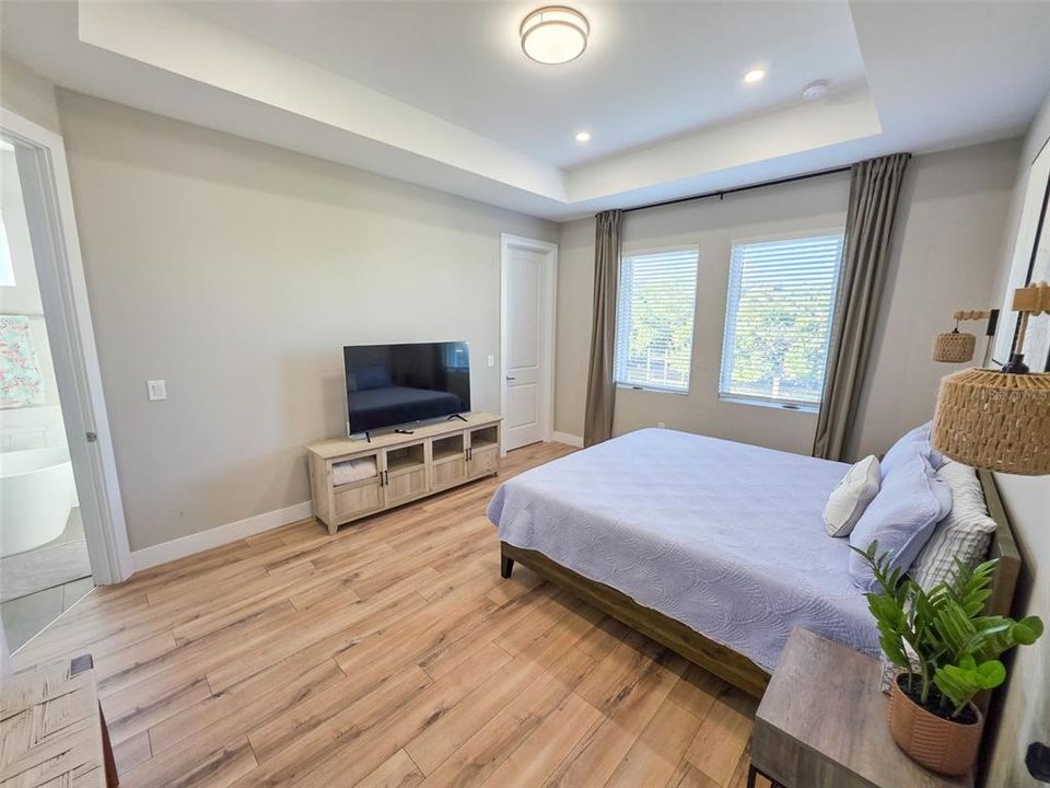 En Venta: $599,000 (4 camas, 2 baños, 1696 Pies cuadrados)