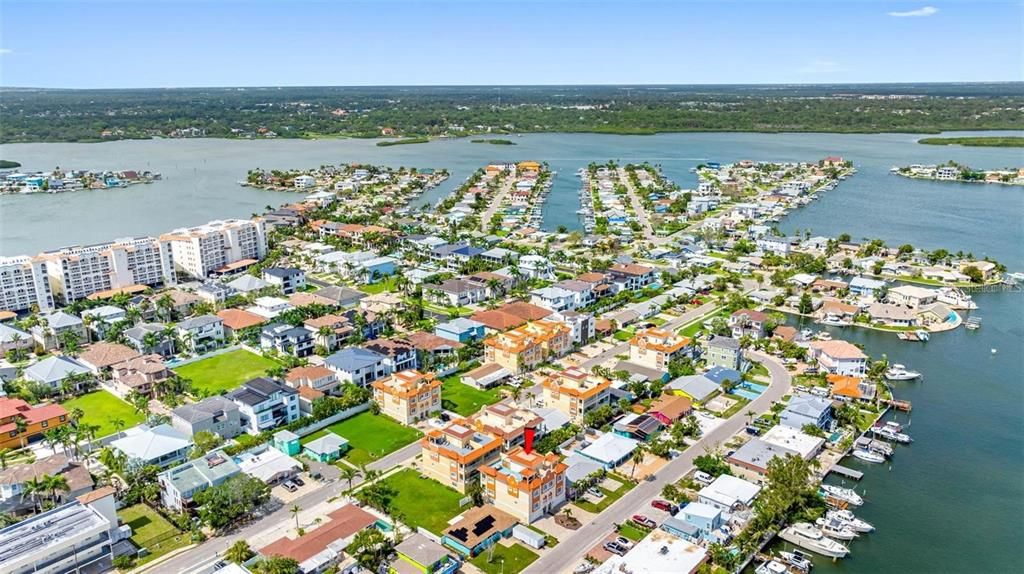 На продажу: $799,900 (3 спален, 3 ванн, 2544 Квадратных фут)