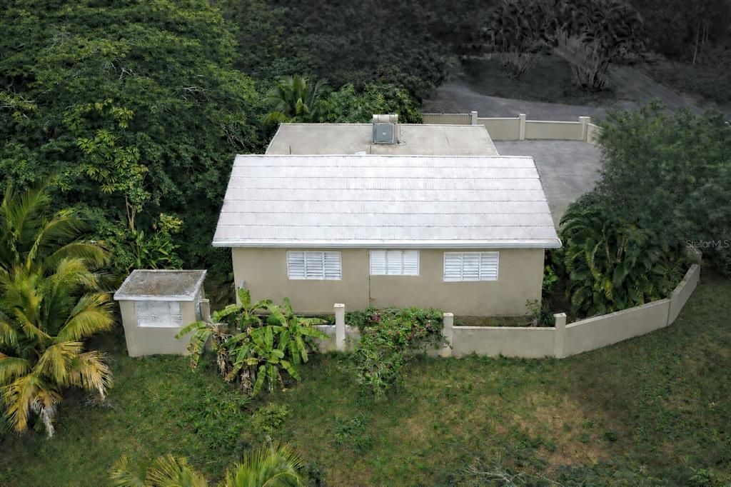For Sale: $400,000 (3 beds, 2 baths, 1966 Square Feet)