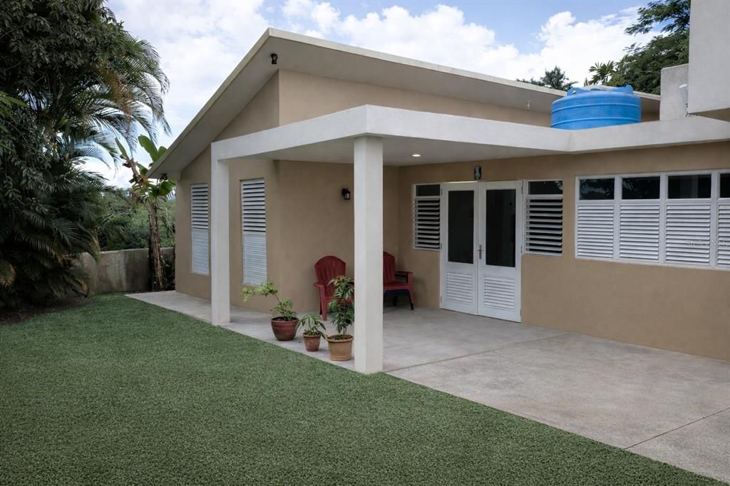 For Sale: $400,000 (3 beds, 2 baths, 1966 Square Feet)