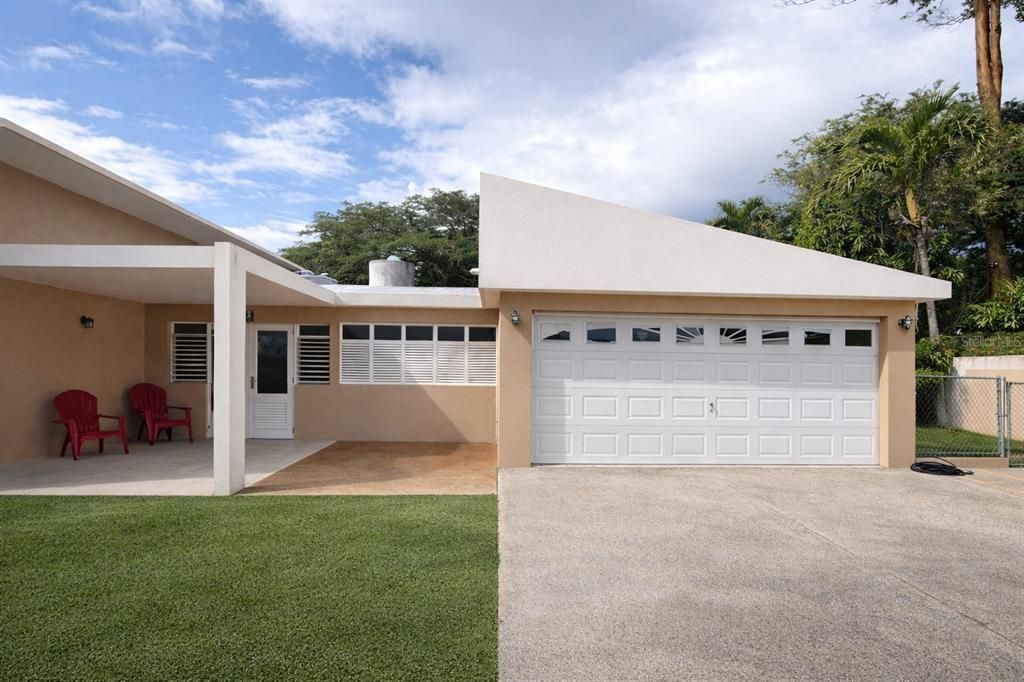 For Sale: $400,000 (3 beds, 2 baths, 1966 Square Feet)