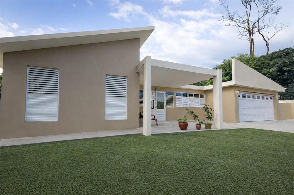 For Sale: $400,000 (3 beds, 2 baths, 1966 Square Feet)