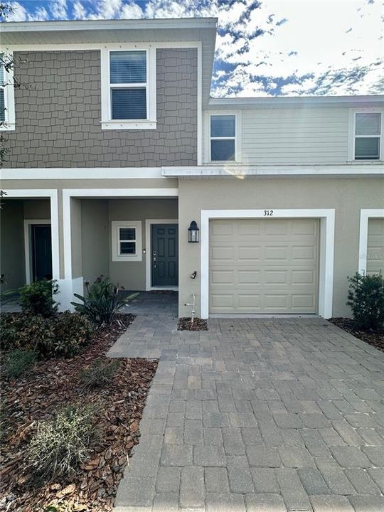 For Sale: $239,900 (3 beds, 2 baths, 1373 Square Feet)