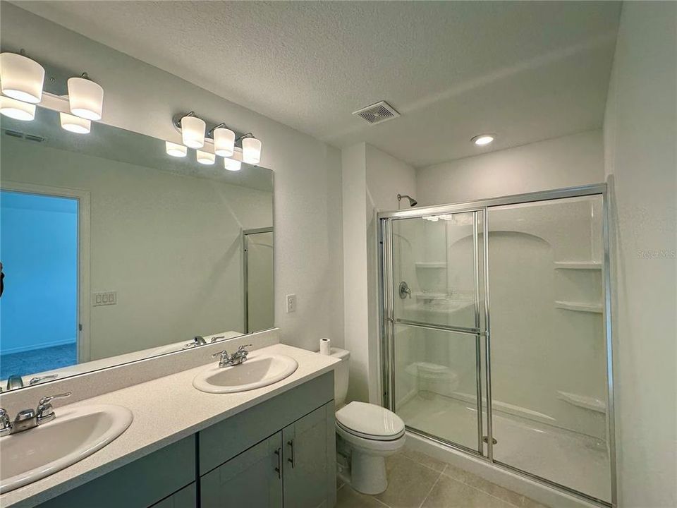 For Sale: $239,900 (3 beds, 2 baths, 1373 Square Feet)