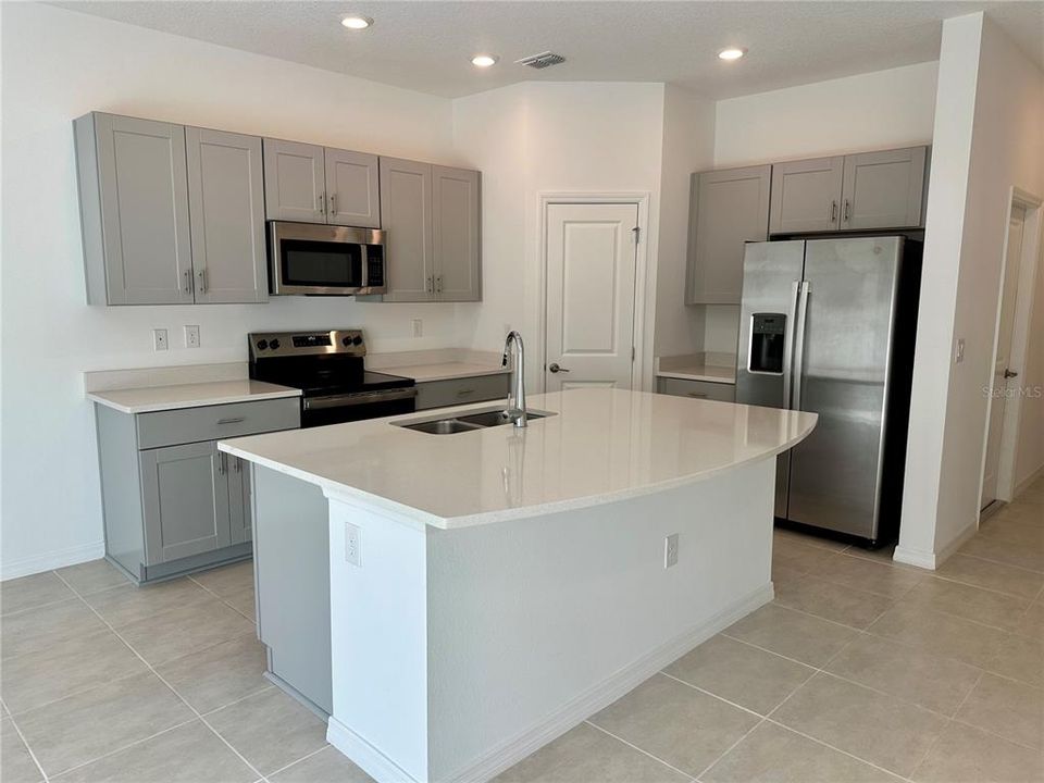 For Sale: $239,900 (3 beds, 2 baths, 1373 Square Feet)