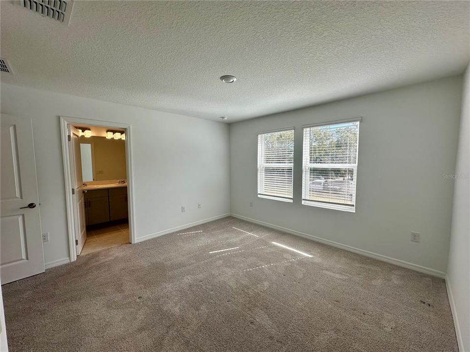 For Sale: $239,900 (3 beds, 2 baths, 1373 Square Feet)