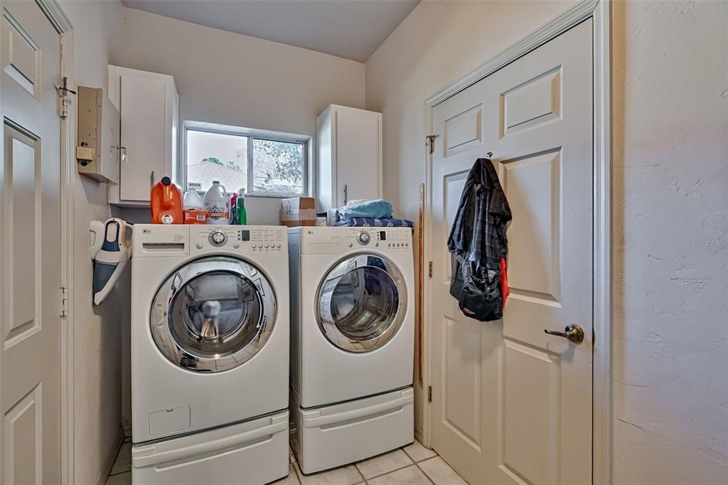 Activo con contrato: $385,000 (3 camas, 2 baños, 1862 Pies cuadrados)