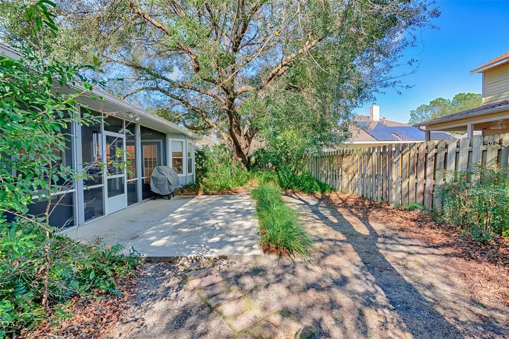 Activo con contrato: $385,000 (3 camas, 2 baños, 1862 Pies cuadrados)