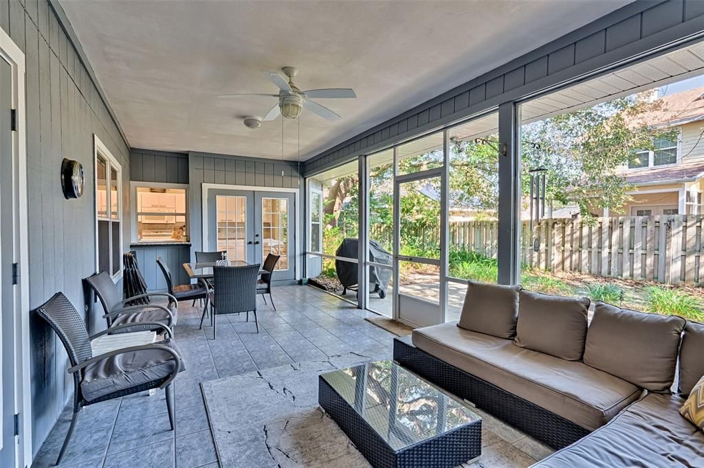 Activo con contrato: $385,000 (3 camas, 2 baños, 1862 Pies cuadrados)