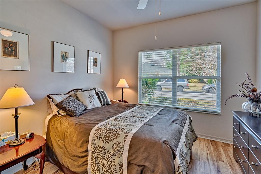 Activo con contrato: $385,000 (3 camas, 2 baños, 1862 Pies cuadrados)