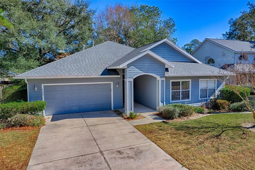 Activo con contrato: $385,000 (3 camas, 2 baños, 1862 Pies cuadrados)