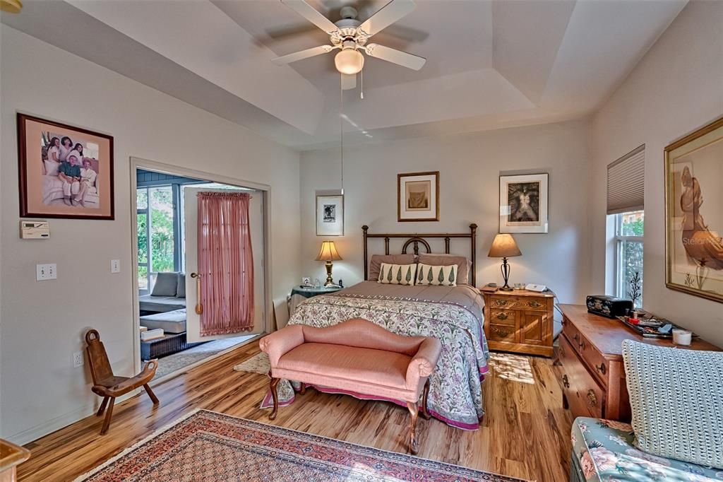 Activo con contrato: $385,000 (3 camas, 2 baños, 1862 Pies cuadrados)