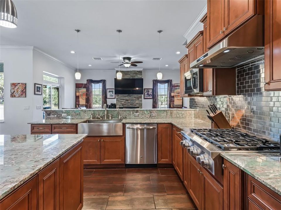 En Venta: $2,675,000 (7 camas, 7 baños, 5830 Pies cuadrados)