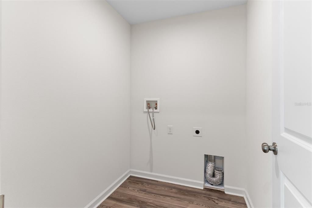 For Sale: $255,000 (3 beds, 2 baths, 1265 Square Feet)