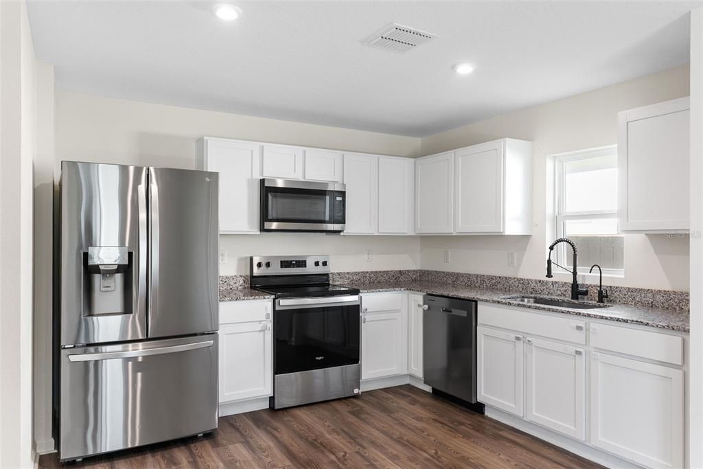 For Sale: $255,000 (3 beds, 2 baths, 1265 Square Feet)