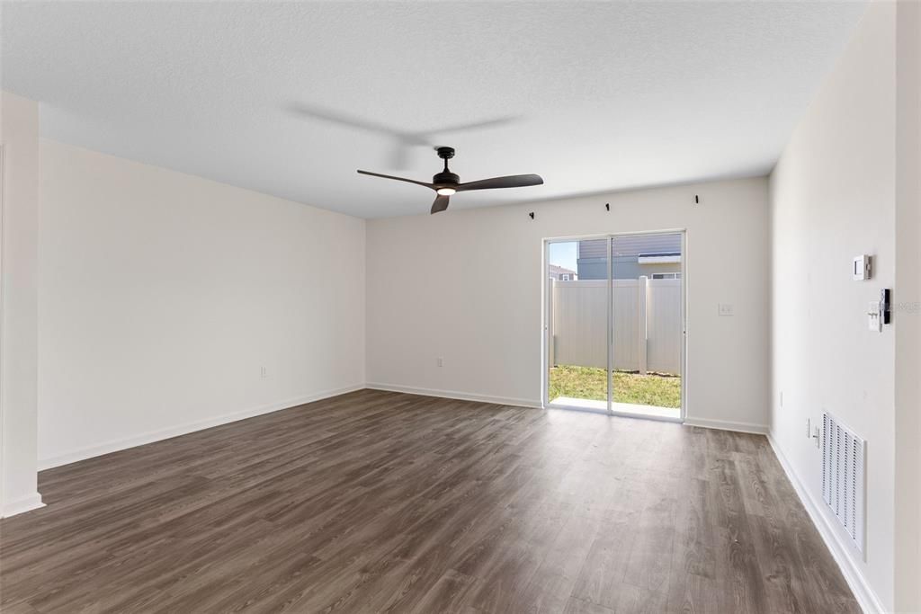 For Sale: $255,000 (3 beds, 2 baths, 1265 Square Feet)