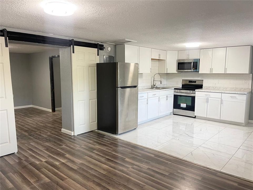На продажу: $269,999 (3 спален, 3 ванн, 1581 Квадратных фут)