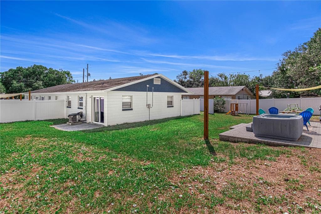 For Sale: $990,000 (6 beds, 3 baths, 2240 Square Feet)