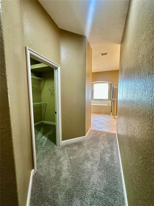 Activo con contrato: $440,000 (4 camas, 3 baños, 2888 Pies cuadrados)