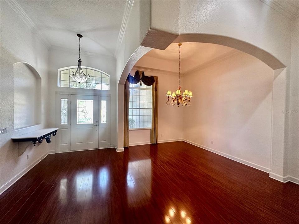 Activo con contrato: $440,000 (4 camas, 3 baños, 2888 Pies cuadrados)
