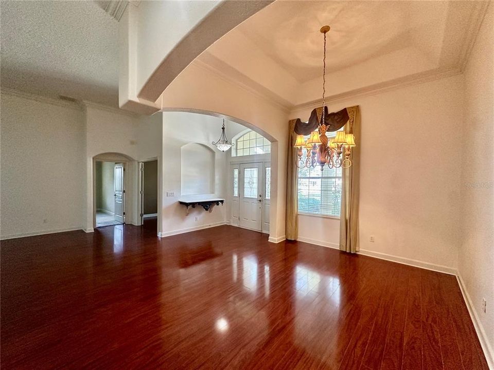 Activo con contrato: $440,000 (4 camas, 3 baños, 2888 Pies cuadrados)