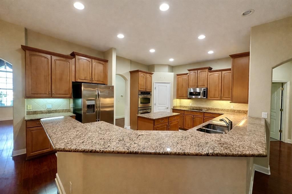 Activo con contrato: $440,000 (4 camas, 3 baños, 2888 Pies cuadrados)