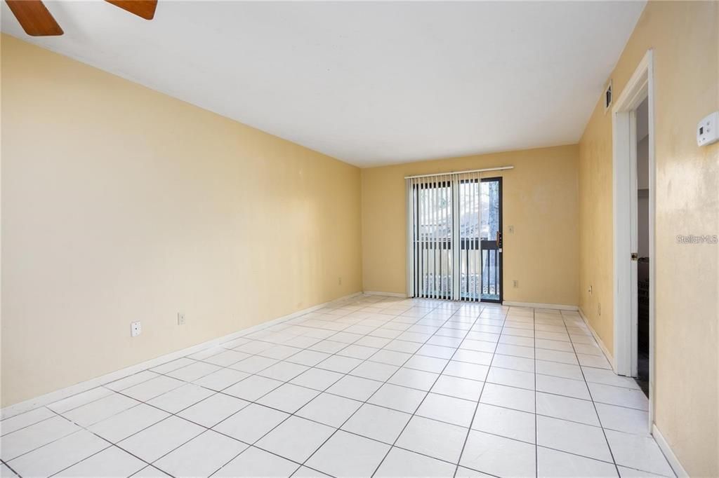 For Sale: $119,000 (2 beds, 2 baths, 875 Square Feet)