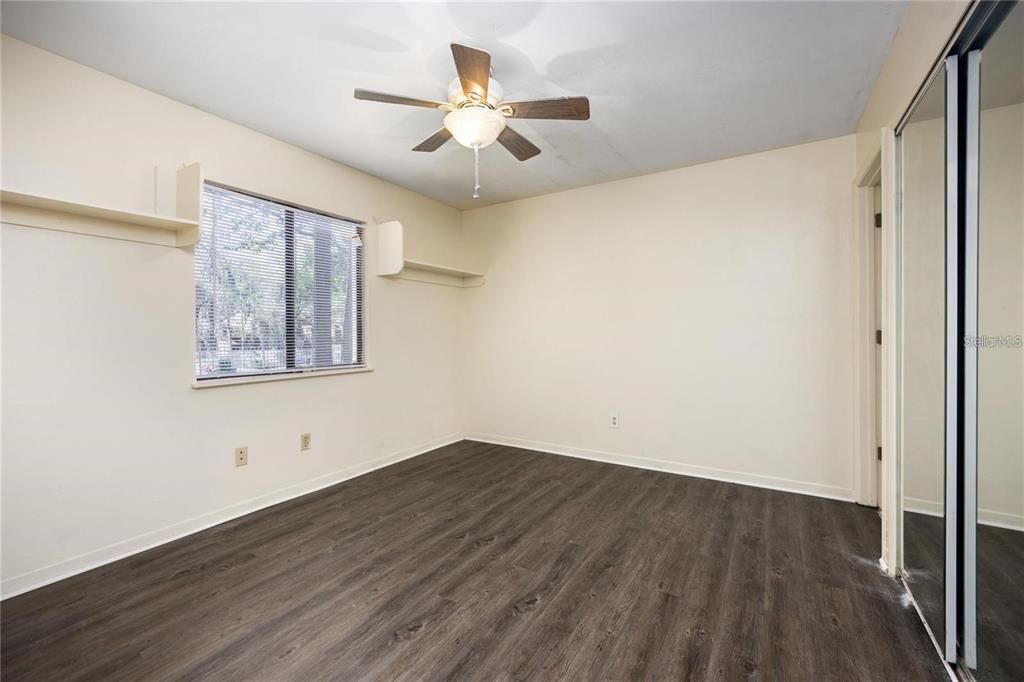 For Sale: $119,000 (2 beds, 2 baths, 875 Square Feet)