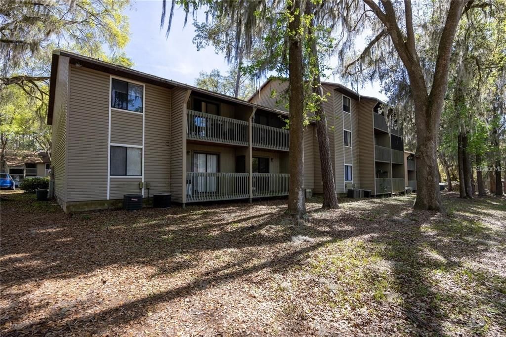 For Sale: $119,000 (2 beds, 2 baths, 875 Square Feet)