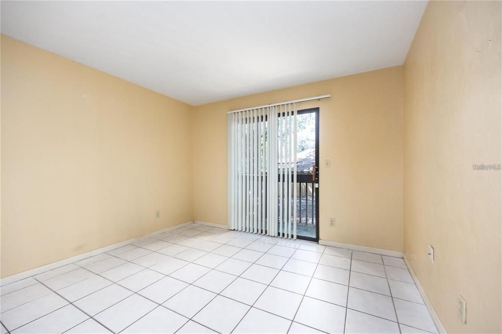 For Sale: $119,000 (2 beds, 2 baths, 875 Square Feet)