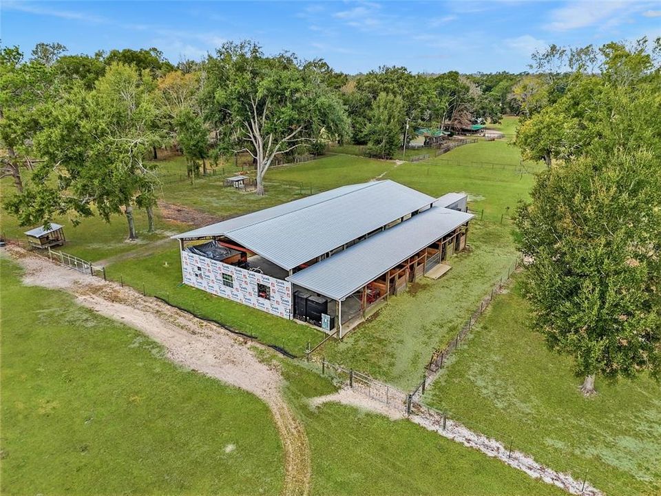На продажу: $260,000 (10.05 acres)