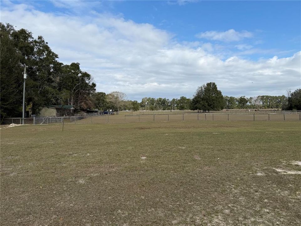 На продажу: $260,000 (10.05 acres)