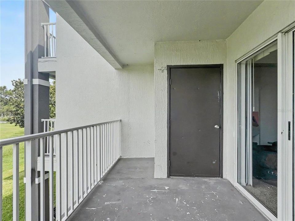 For Sale: $180,000 (1 beds, 1 baths, 861 Square Feet)