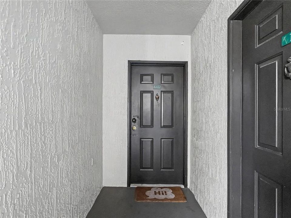 For Sale: $180,000 (1 beds, 1 baths, 861 Square Feet)