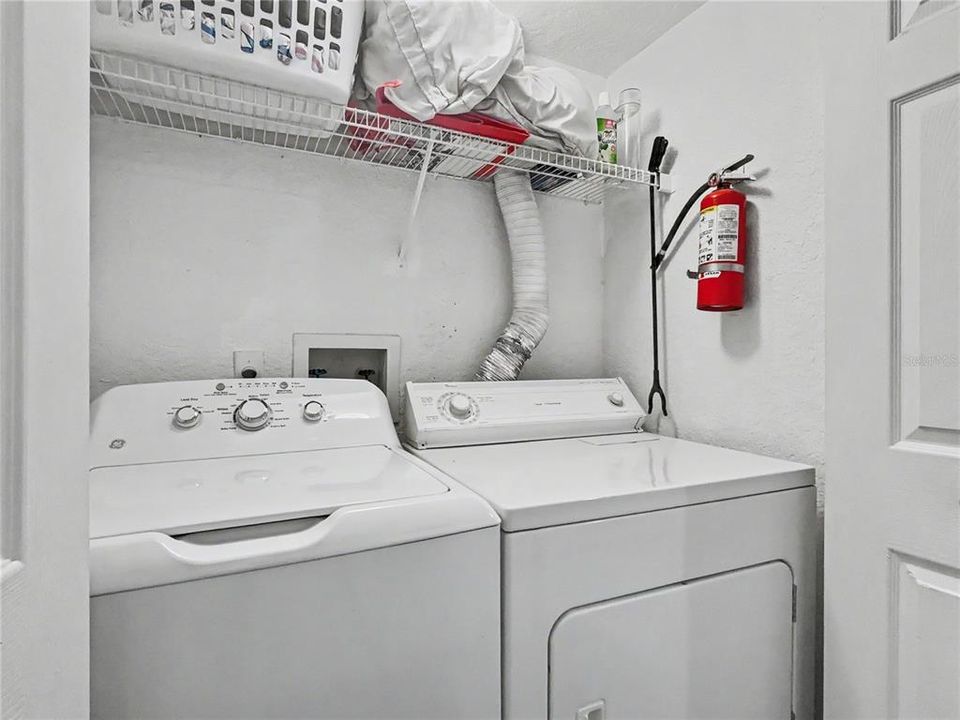For Sale: $180,000 (1 beds, 1 baths, 861 Square Feet)