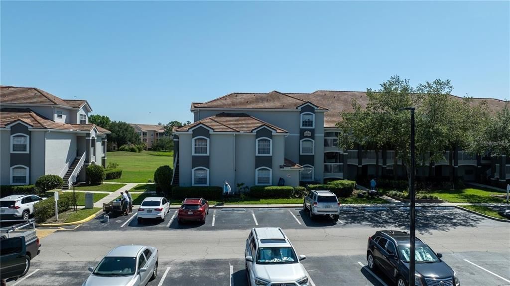 For Sale: $180,000 (1 beds, 1 baths, 861 Square Feet)