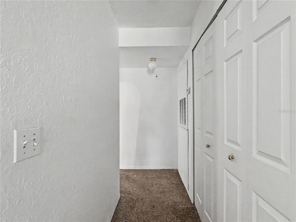 For Sale: $180,000 (1 beds, 1 baths, 861 Square Feet)