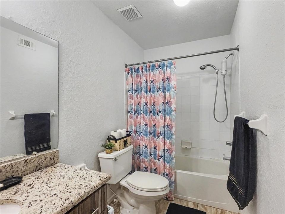 For Sale: $180,000 (1 beds, 1 baths, 861 Square Feet)