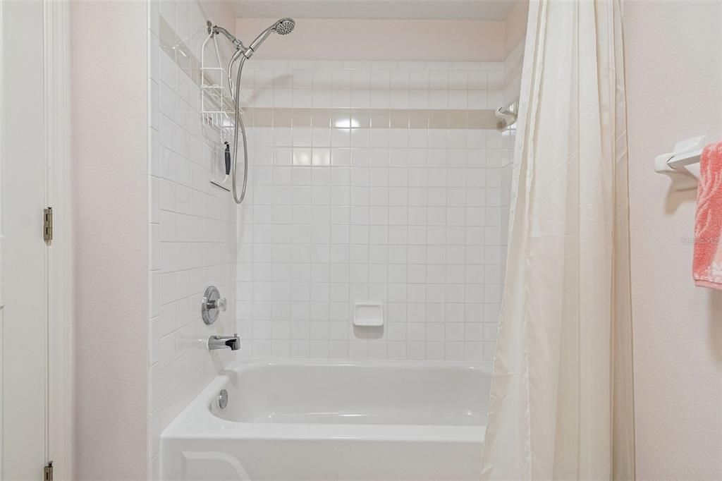 En Venta: $200,000 (2 camas, 2 baños, 1227 Pies cuadrados)