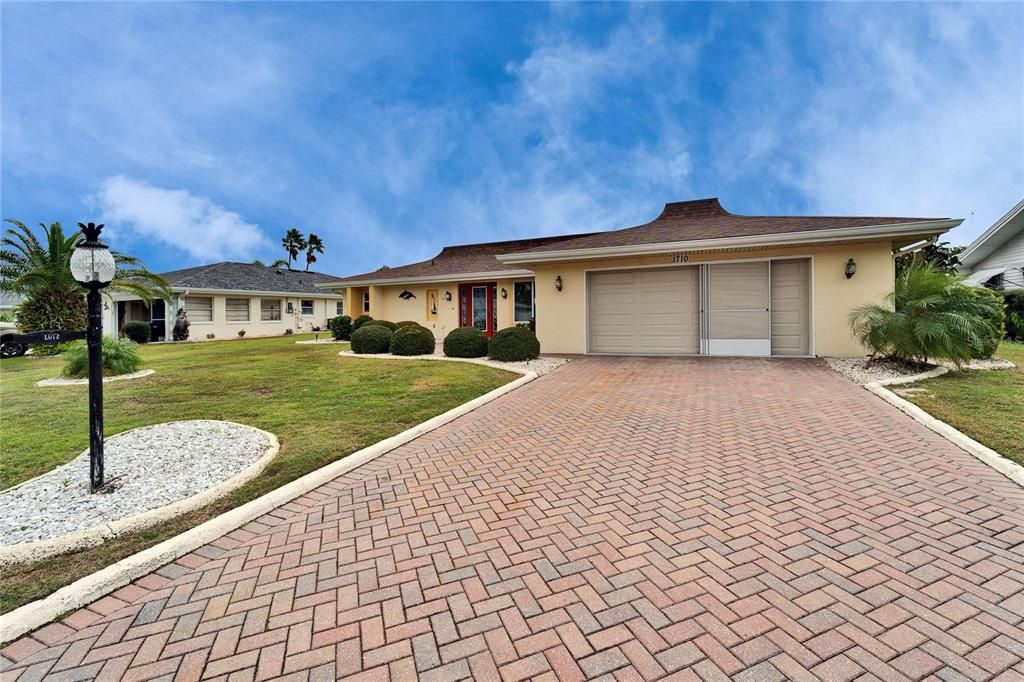 En Venta: $429,900 (2 camas, 2 baños, 2078 Pies cuadrados)