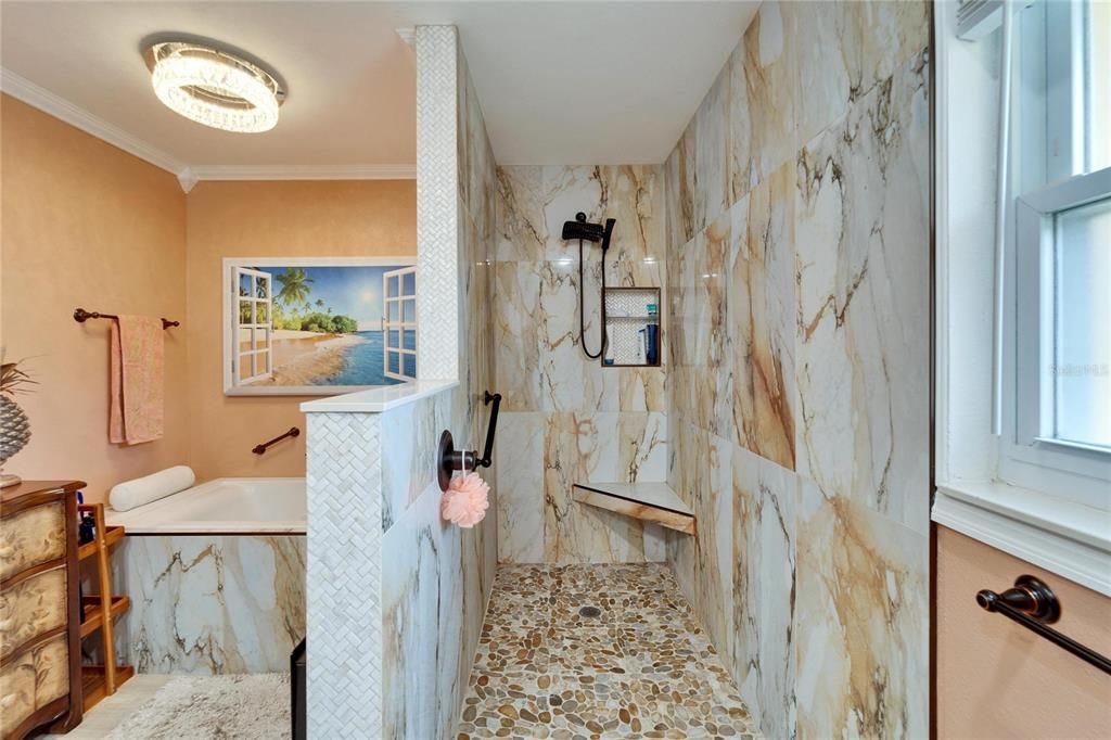 En Venta: $429,900 (2 camas, 2 baños, 2078 Pies cuadrados)