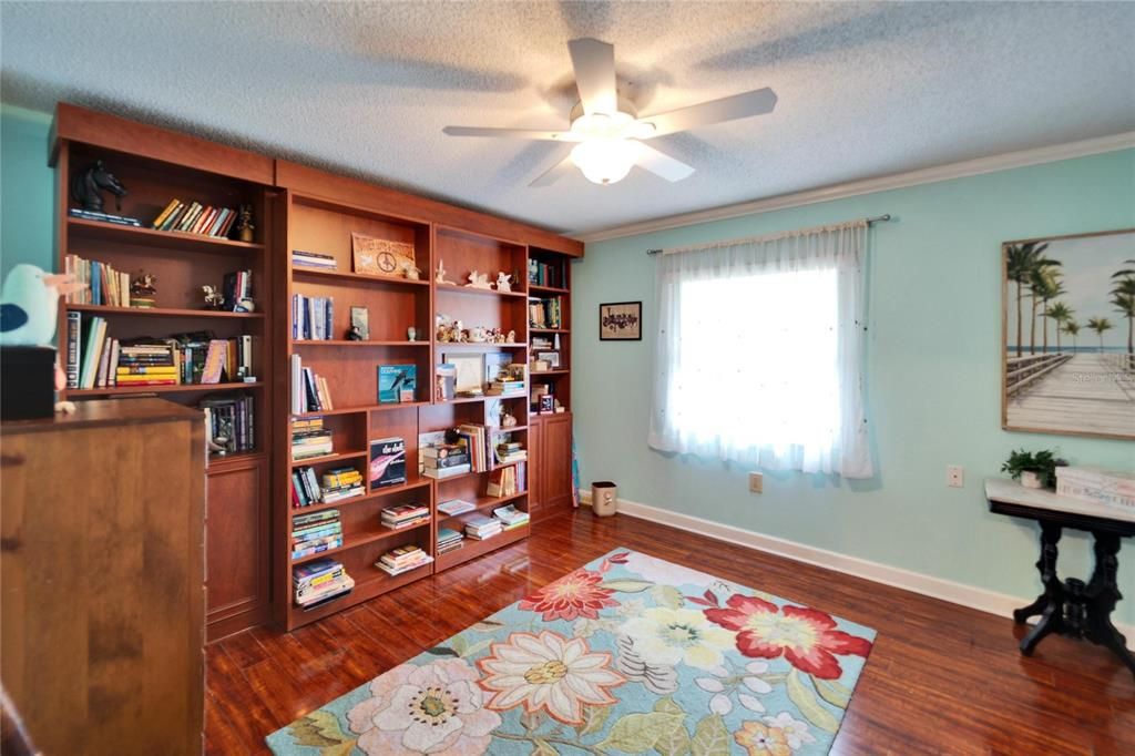 En Venta: $429,900 (2 camas, 2 baños, 2078 Pies cuadrados)