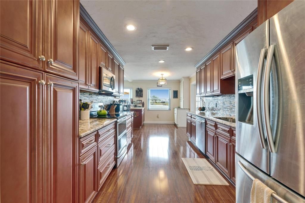 En Venta: $429,900 (2 camas, 2 baños, 2078 Pies cuadrados)