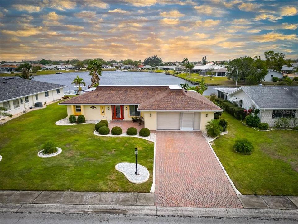 En Venta: $429,900 (2 camas, 2 baños, 2078 Pies cuadrados)