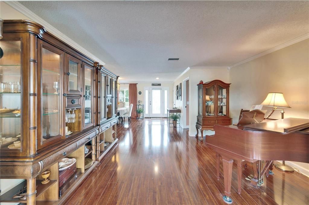 En Venta: $429,900 (2 camas, 2 baños, 2078 Pies cuadrados)