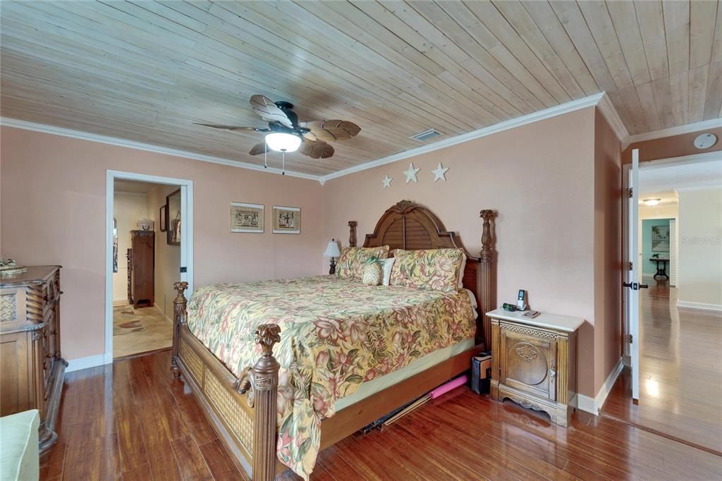 En Venta: $429,900 (2 camas, 2 baños, 2078 Pies cuadrados)