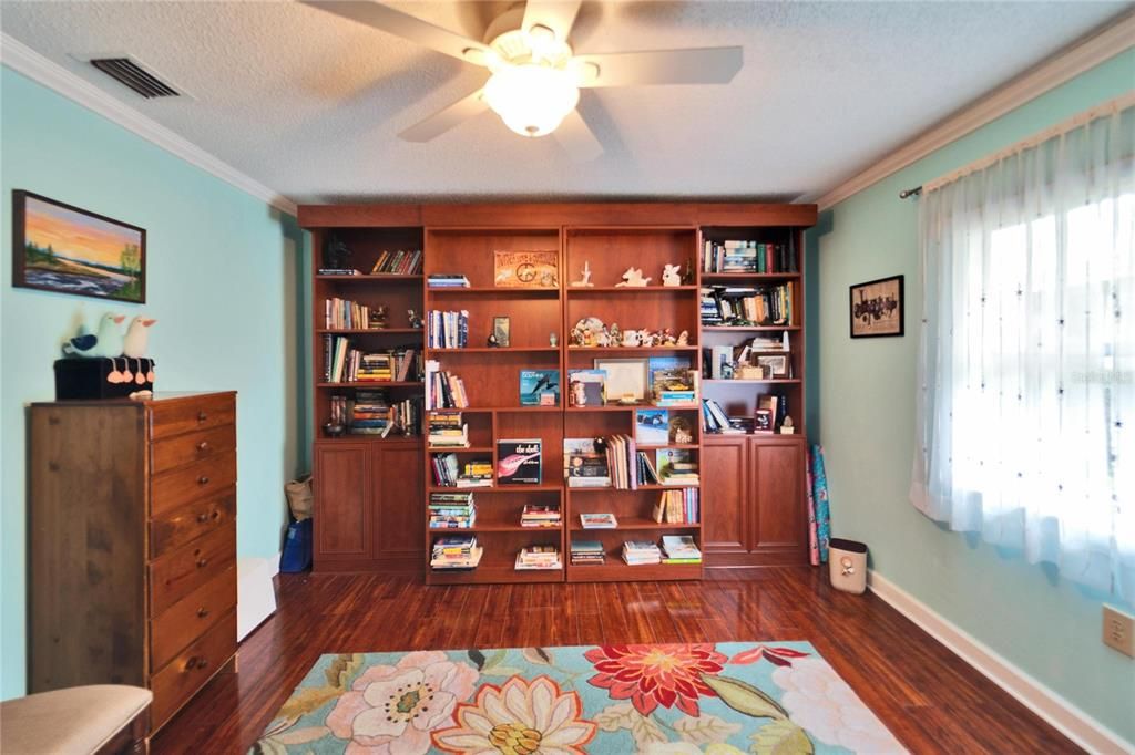 En Venta: $429,900 (2 camas, 2 baños, 2078 Pies cuadrados)
