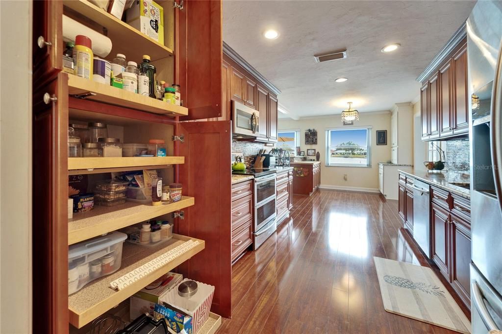 En Venta: $429,900 (2 camas, 2 baños, 2078 Pies cuadrados)