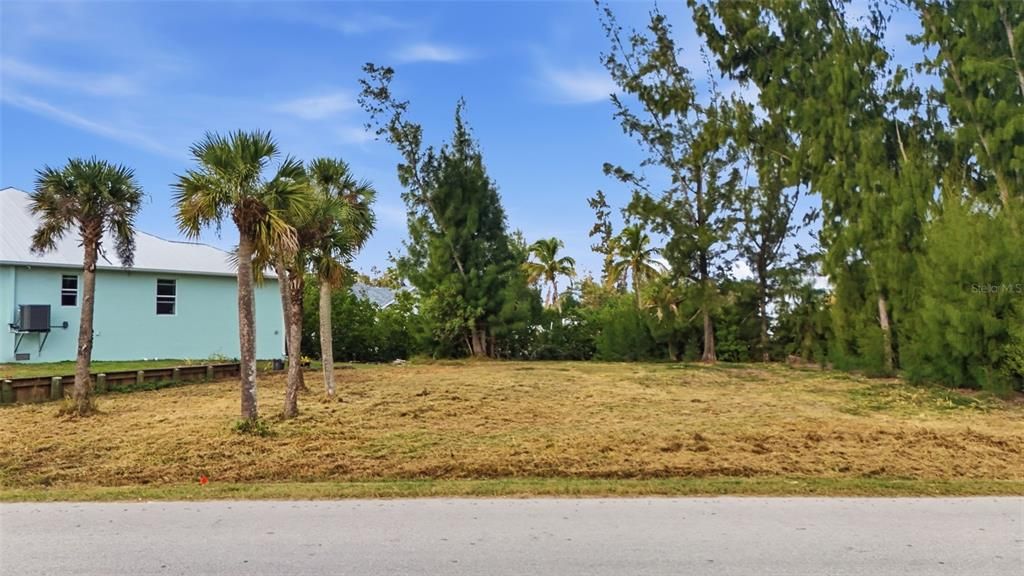 For Sale: $87,500 (0.20 acres)
