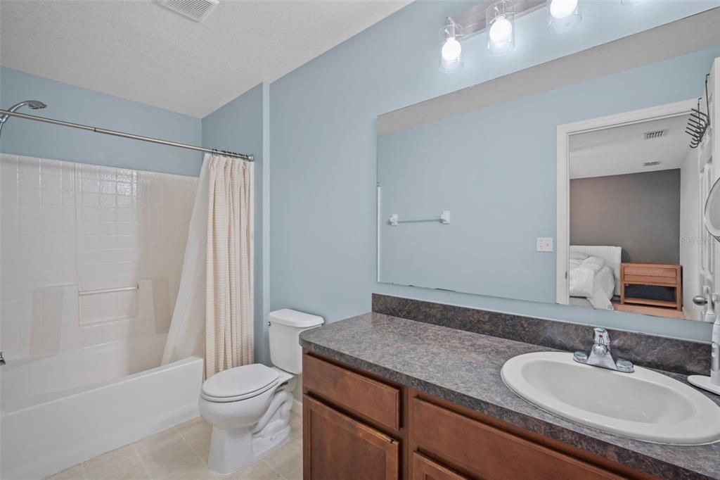 Activo con contrato: $279,900 (3 camas, 2 baños, 1692 Pies cuadrados)